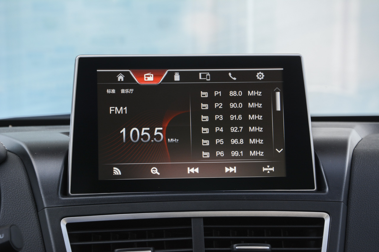 2017款奔腾X40 1.6L自动豪华型