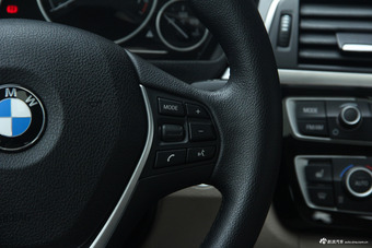 2017款宝马3系2.0T自动豪华设计套装320Li