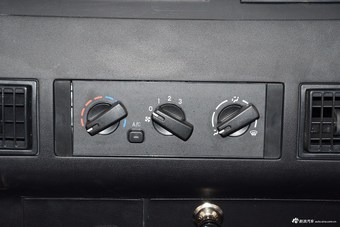 2016款BJ 212 2.0L手动方门四驱豪华型 国V