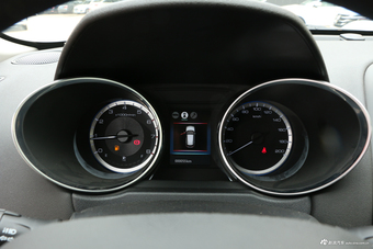 2018款风神AX4 1.6L手动潮尚型天窗版