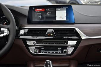 2019款宝马5系新能源 530Le 2.0T自动豪华套装