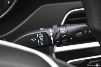 2015款猎豹CS10 2.0T手动风尚版 迪拜金