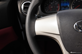 2015款北汽幻速H2 1.5L手动舒适型