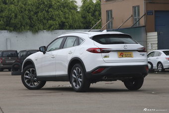 2018款马自达CX-4 2.5L自动四驱蓝天激情版