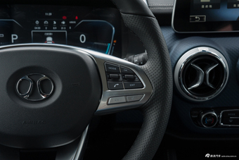 2018款北京BJ40 PLUS 2.3T自动四驱尊享版