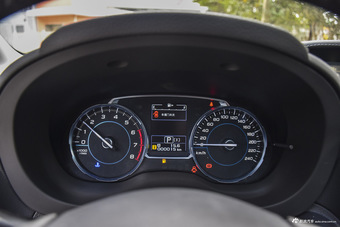 2016款森林人2.5L自动尊贵导航版