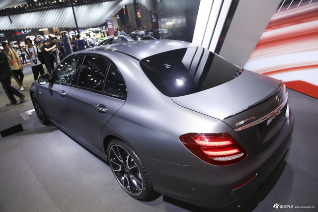 AMG E
