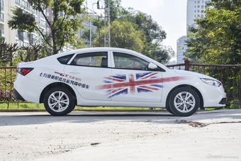 2016款名爵锐行1.5L自动风尚版