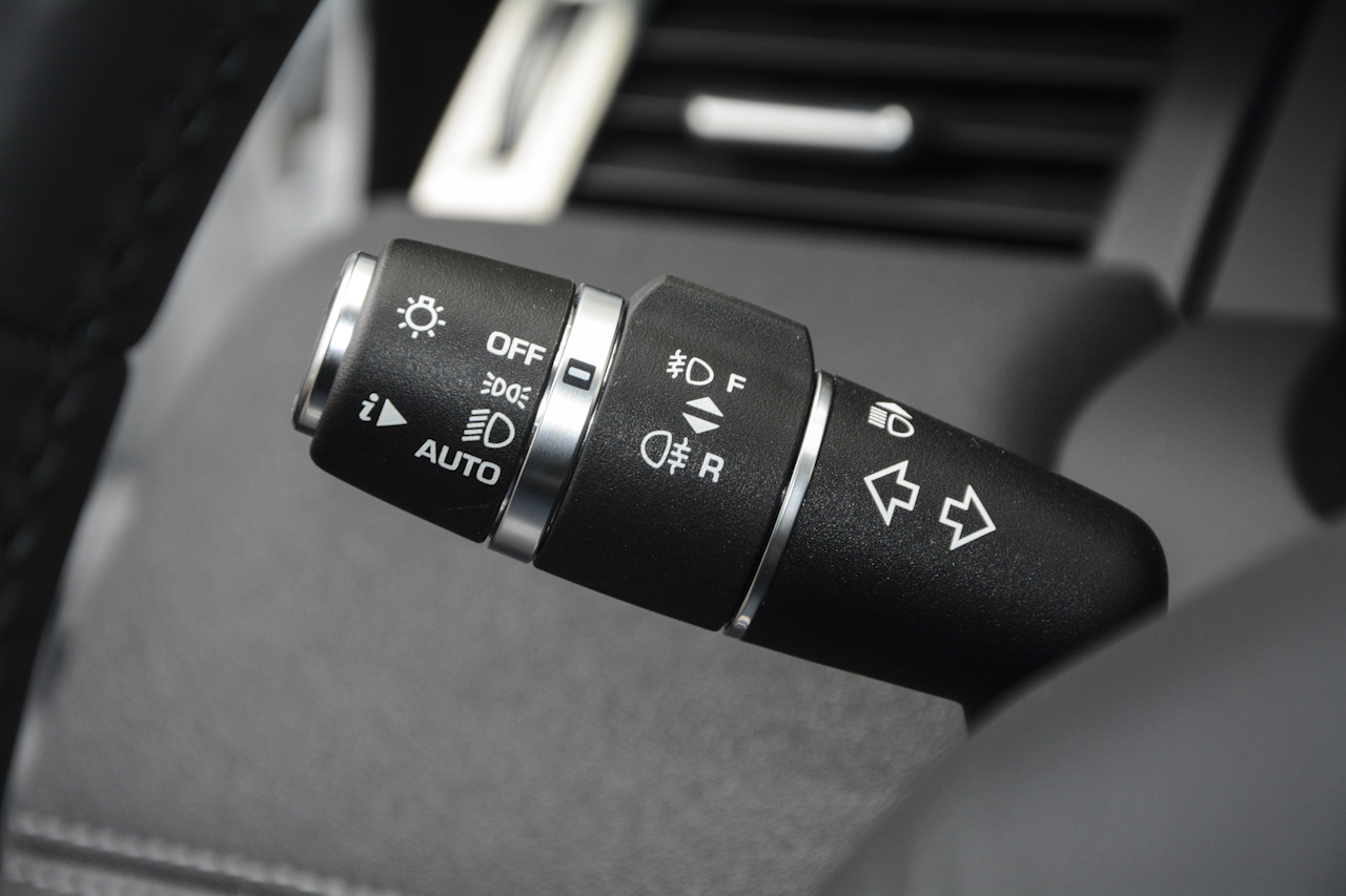 2018款揽胜极光2.0T自动智锐版240PS