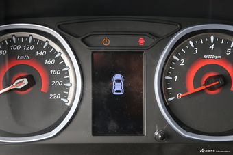 2016款东南DX3 1.5L手动豪华型