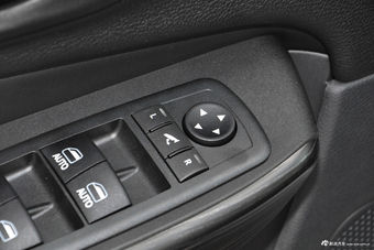 2017款自由光2.4L自动领先版智能包