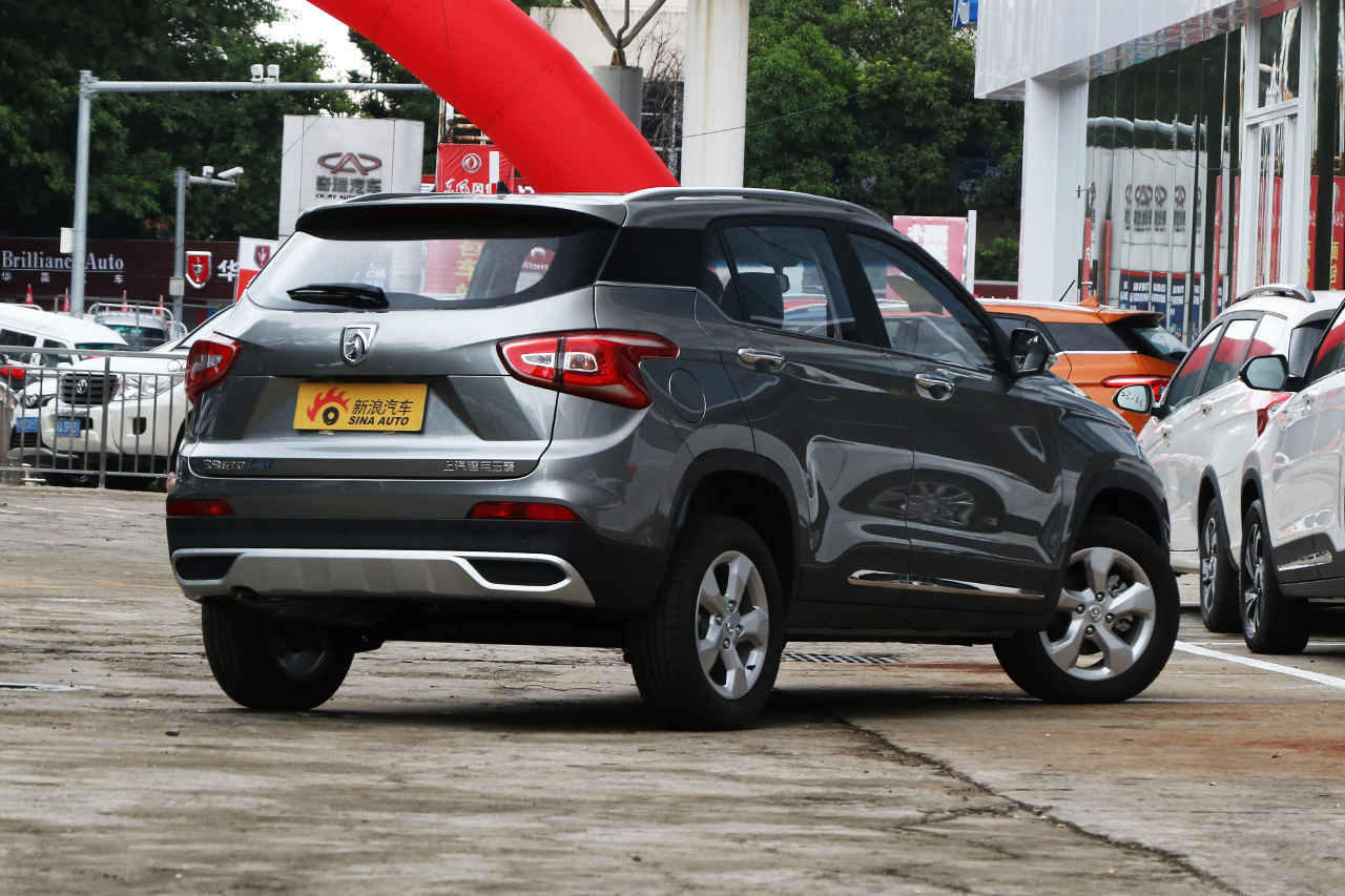 2017款宝骏510 1.5L自动时尚型