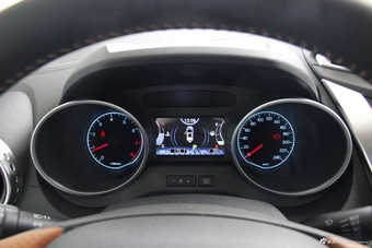 2016款比亚迪元1.5TID自动尊荣型