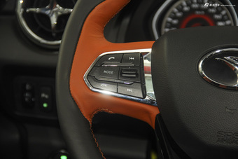 2016款东南DX3 1.5L手动劲彩版