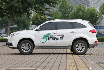 2017款驭胜S350 2.0T自动两驱柴油超豪华版5座