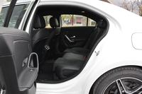 2019款奔驰A级 1.3T自动200 L运动轿车先行特别版