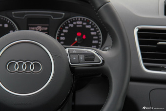 2017款奥迪Q3 1.4T自动30 TFSI风尚型