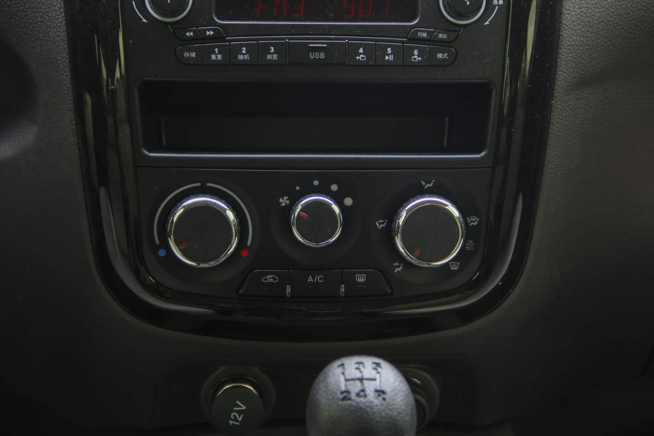 2016款五菱荣光V 1.5L手动标准型