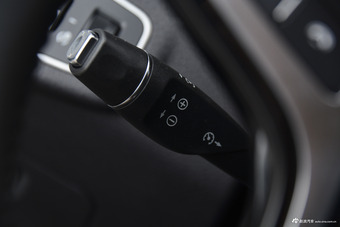 2018款比亚迪宋MAX 1.5T自动智联精英型6座