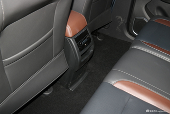 2018款斯威X7 1.5T自动智享型7座