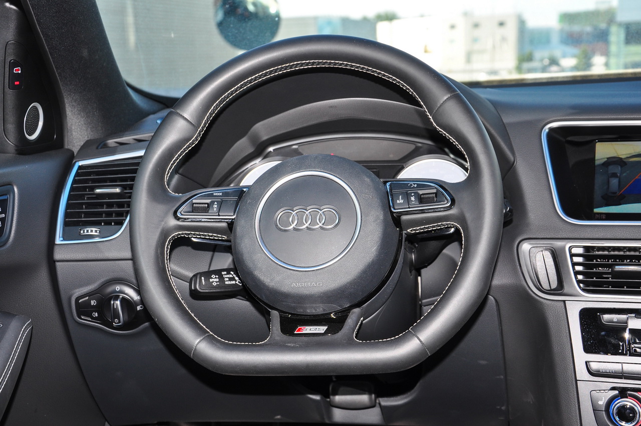 2014款奥迪SQ5 3.0T自动3.0TFSI quattro