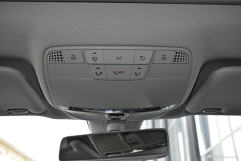 2018款奔驰E级改款2.0T自动 300L 运动豪华型