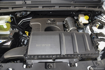 2016款北汽幻速S3L 1.5L手动尊贵型