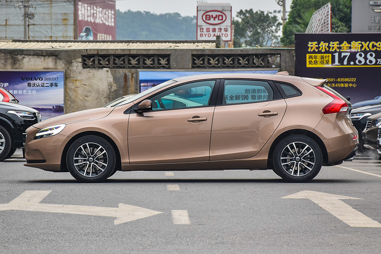 2017款沃尔沃V40 1.5T自动T3 智逸版