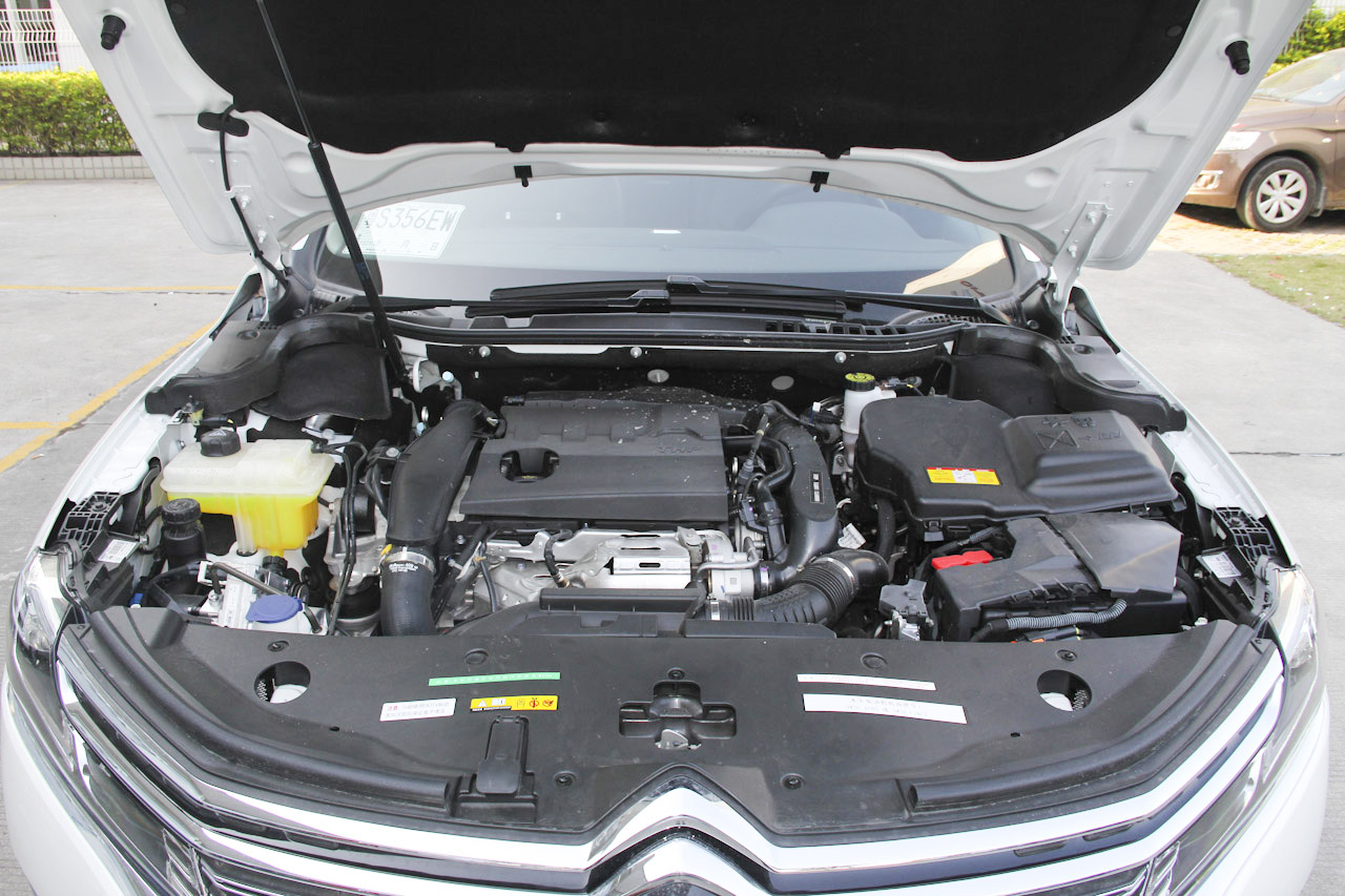 2017款雪铁龙C6 1.8T自动旗舰型