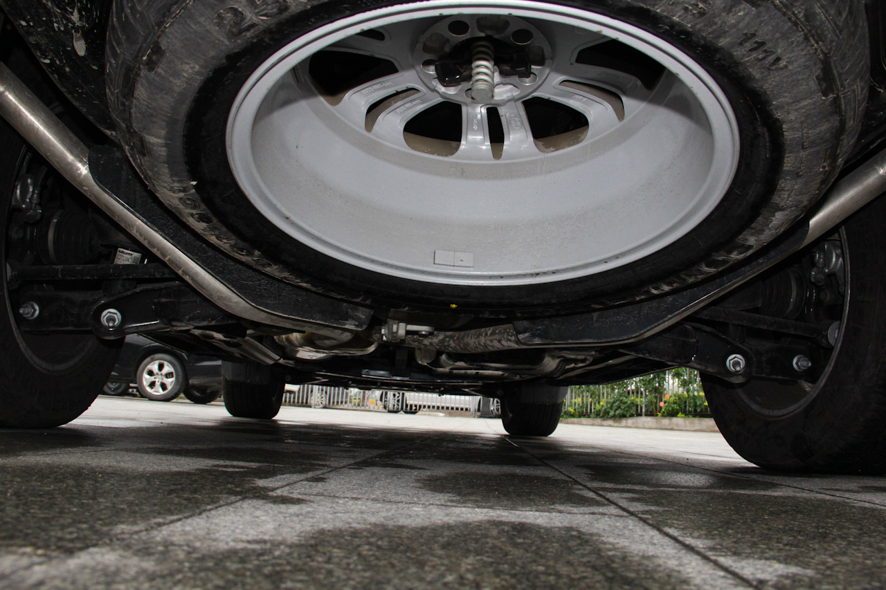 2016款第四代发现3.0T自动SC曜黑典藏版 SE