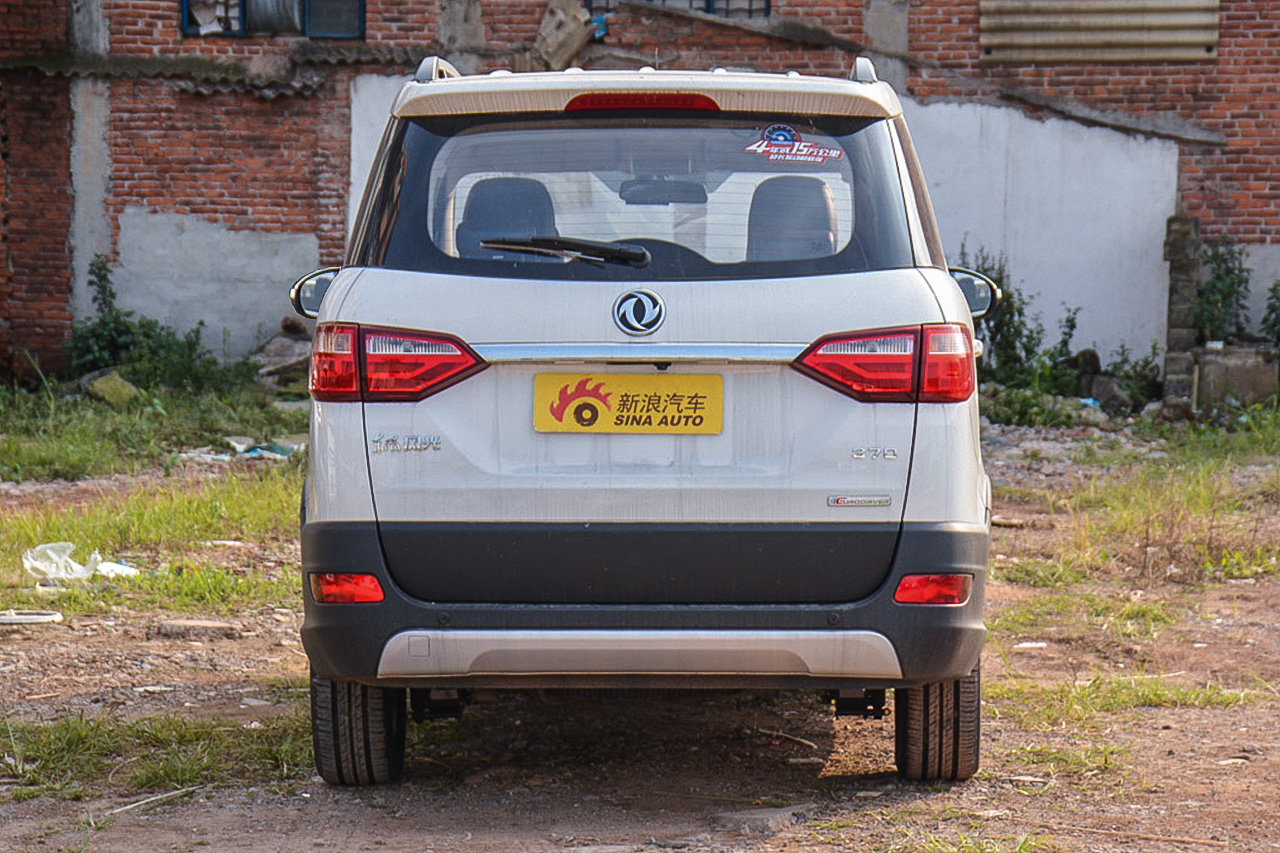 2016款风光370 1.5L手动豪华型7座