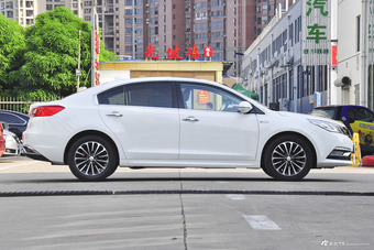 2017款众泰Z560 1.5T自动CVT尊贵型