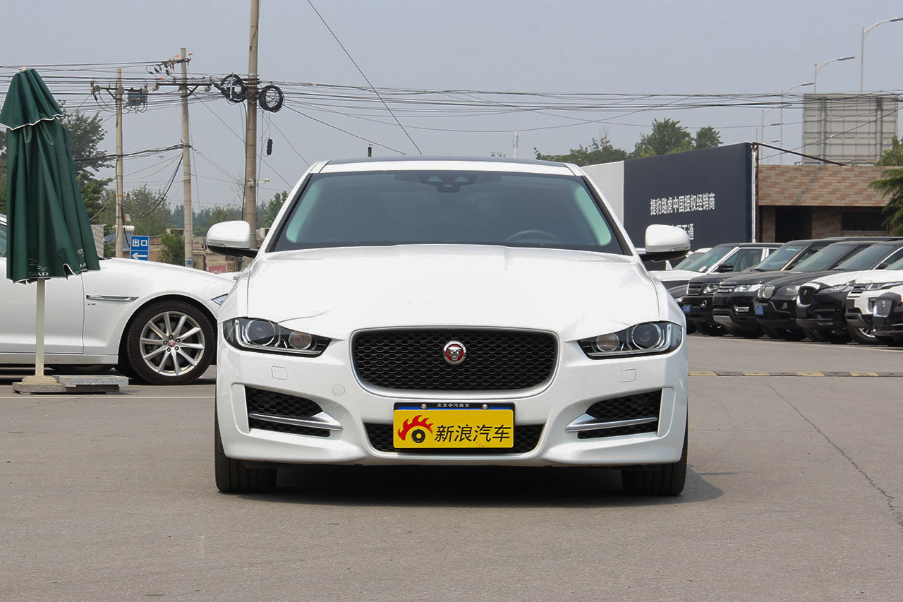 2015款捷豹XE R-SPORT 2.0T自动i4 Ti (240PS)