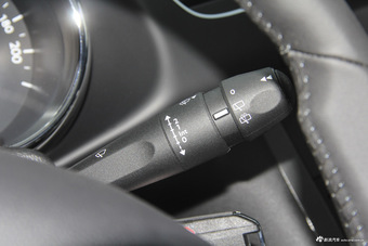 2016款标致3008 1.6THP自动潮流版