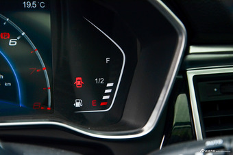 2017款众泰SR9 2.0T自动极致之梦版