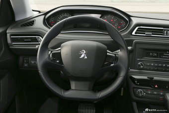 2018款标致308 1.6L自动时尚版