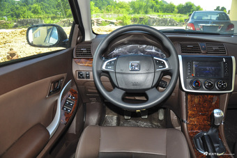 2014款众泰Z300 1.5L手动豪华型