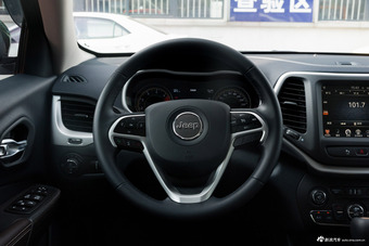 2017款自由光2.4L自动卓越版