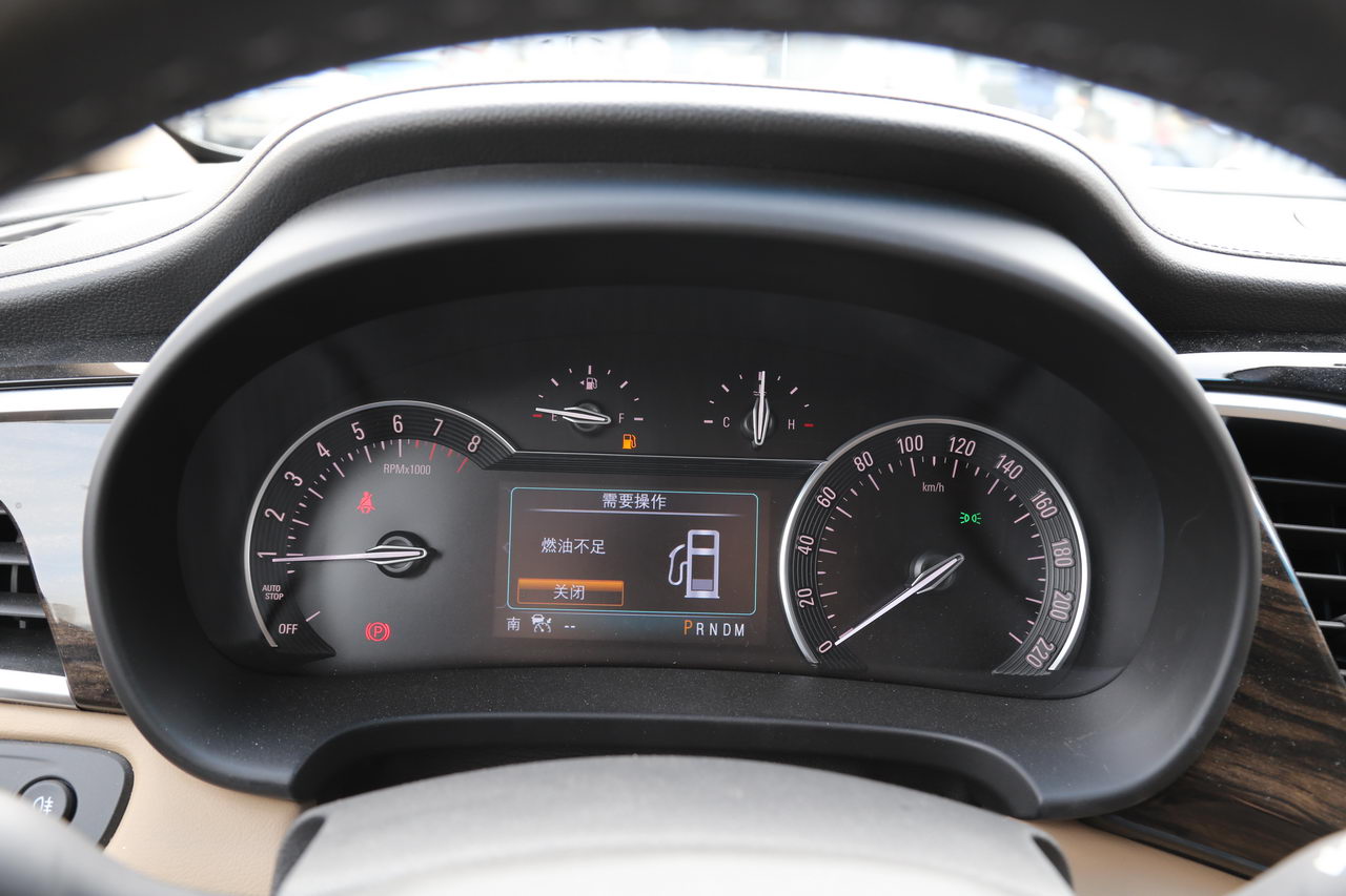 2017款GL8 2.0T自动旗舰版