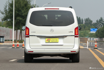 2017款奔驰V级 V 260L 尊贵加长版