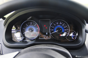 2015款小老虎2.4T手动精英版大双排4D25