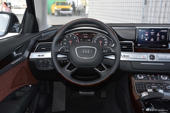 2017款奥迪A8L 45 TFSI quattro领先精英版
