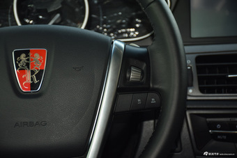 2014款荣威550S 1.8L自动智选版 温莎白