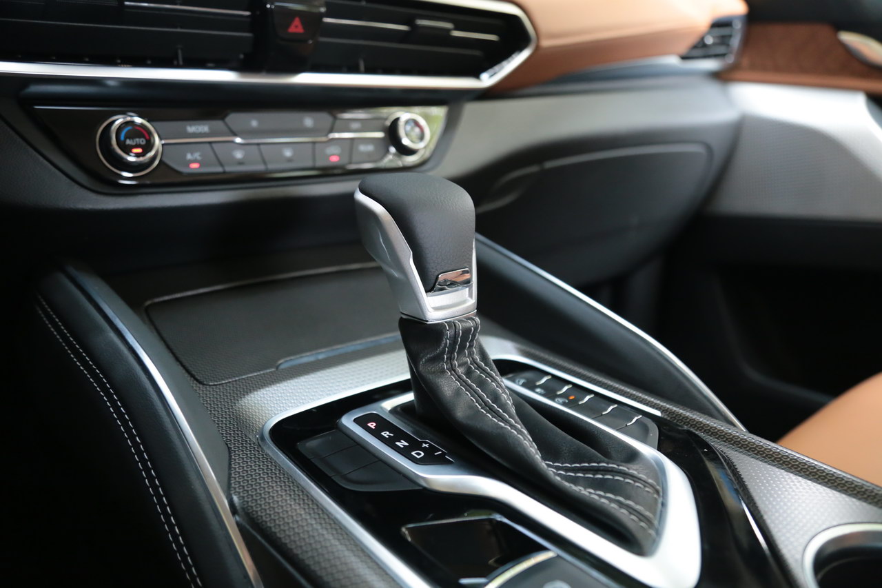 2017上汽大通D90 2.0TGI自动四驱高配版