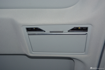 2018款奥迪A8L 3.0T自动55 TFSI quattro豪华型