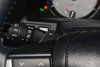 2018款皇冠2.0T自动运动版