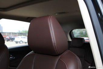 2017款宝骏560 1.5T DCT尊享型