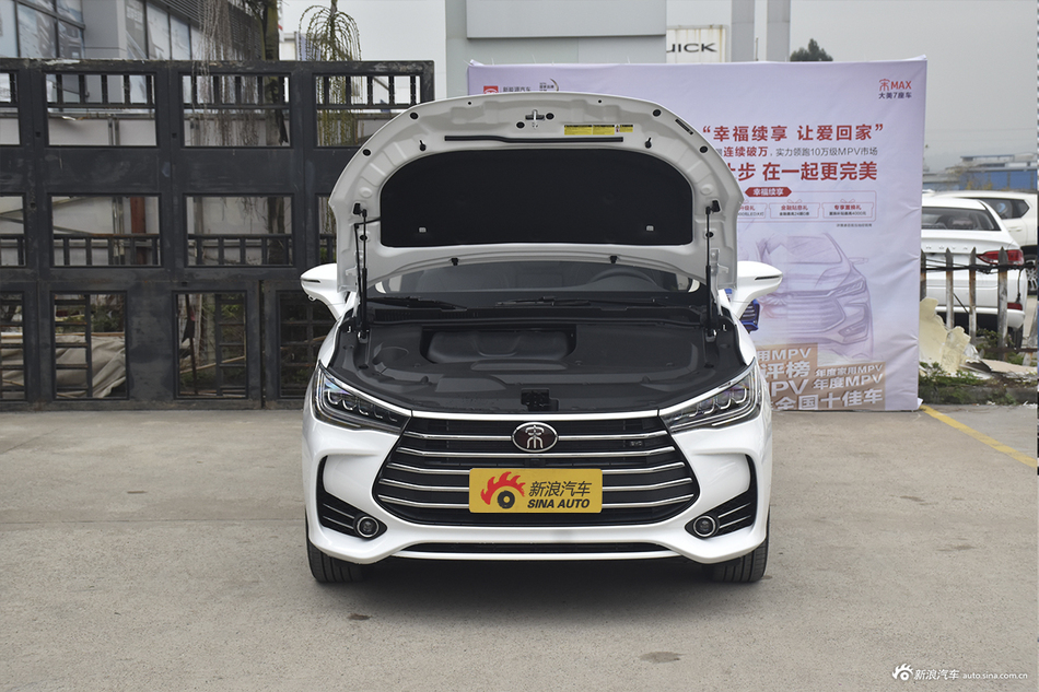 2017款比亚迪宋MAX 1.5T自动互联精英型