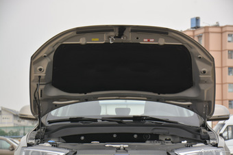 2016款众泰SR7 1.5T自动魔方之路版