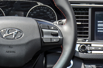 2016款领动 1.4T自动炫动精英型